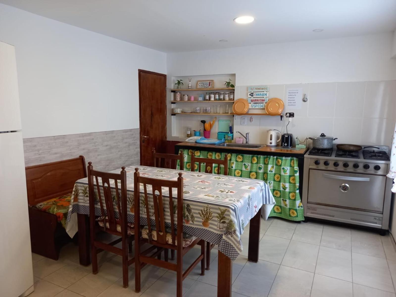 Hostel Comunidad Ushuaia Eksteriør bilde
